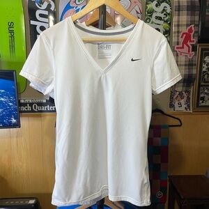 Nike Dri-FIT V Neck Regular Fit Short Sleeve Top woman’s size small